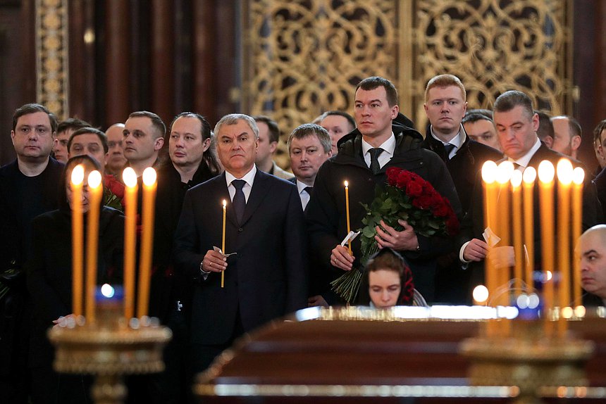 Председатель Государственной Думы Вячеслав Володин и губернатор Хабаровского края Михаил Дегтярев