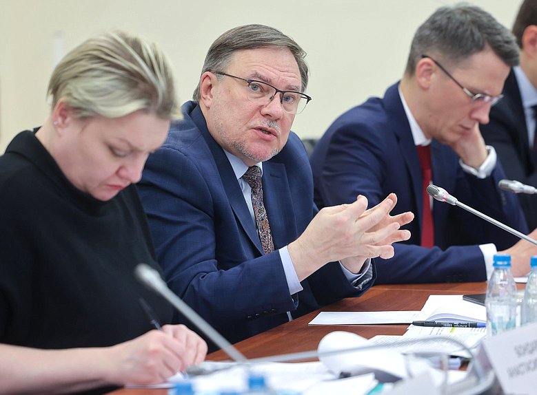 Заседание Комитета по науке и высшему образованию с участием Министра науки и высшего образования РФ Валерия Фалькова