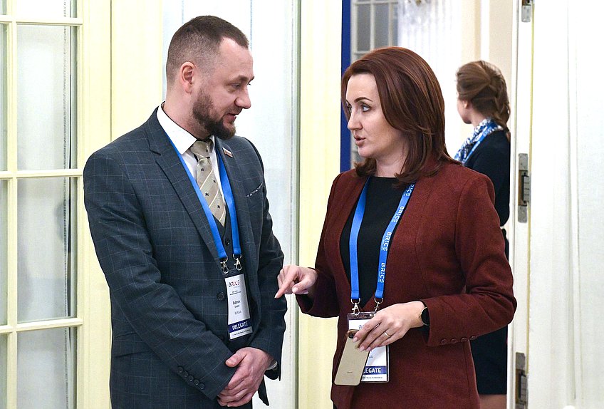 Member of the Committee on Physical Culture, Sport and Youth Affairs Natlia Kuvshinova and member of the Chamber of Young Legislators under the Federation Council Dmitry Bubnov