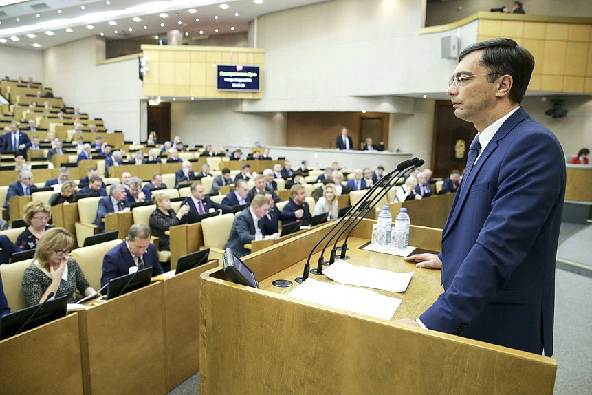 Первый заместитель Председателя Комитета по экономической политике, промышленности, инновационному развитию и предпринимательству Владимир Гутенев