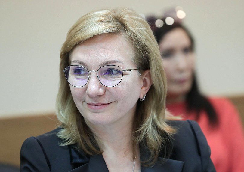 Член Комитета по просвещению Лариса Тутова