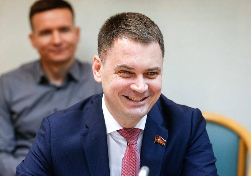 Член Комитета по региональной политике и проблемам Севера и Дальнего Востока Алексей Корниенко