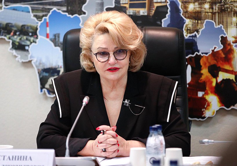 Председатель Комитета по вопросам семьи, женщин и детей Нина Останина