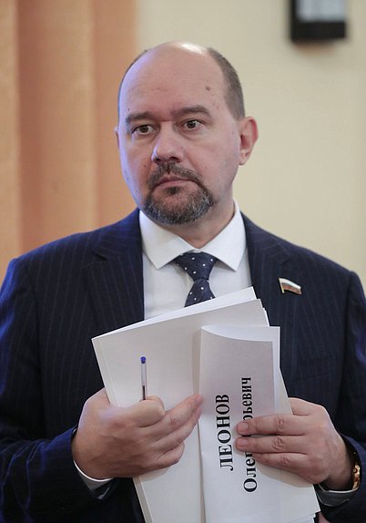 Заместитель Председателя Комитета по развитию гражданского общества, вопросам общественных и религиозных объединений Олег Леонов