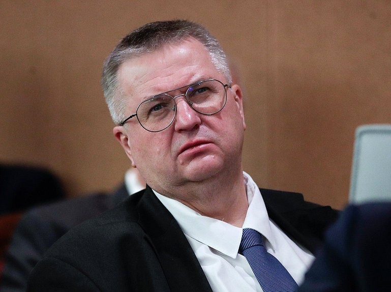 Заместитель Председателя Правительства РФ Алексей Оверчук