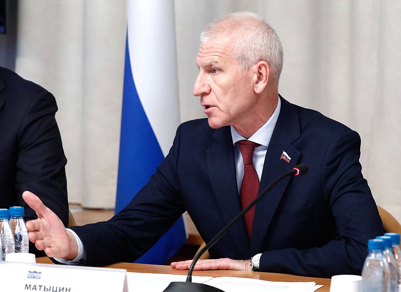 Председатель Комитета по физической культуре и спорту Олег Матыцин