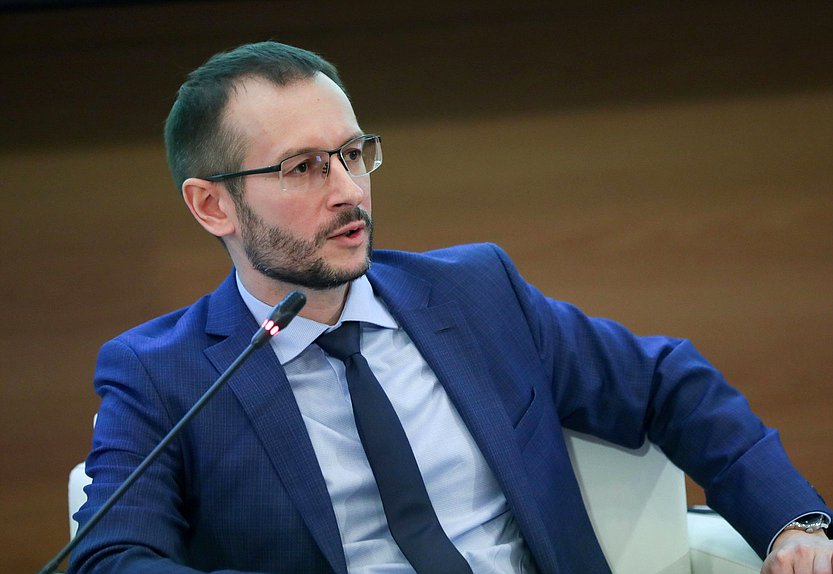 Руководитель Департамента развития и регулирования юридической помощи и правовых услуг Министерства юстиции РФ Роман Рябый