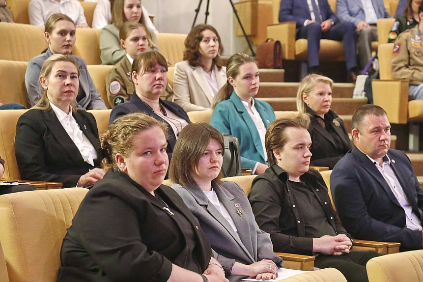 Круглый стол на тему "Актуальные вопросы развития и поддержки донорства крови и ее компонентов в Российской Федерации"