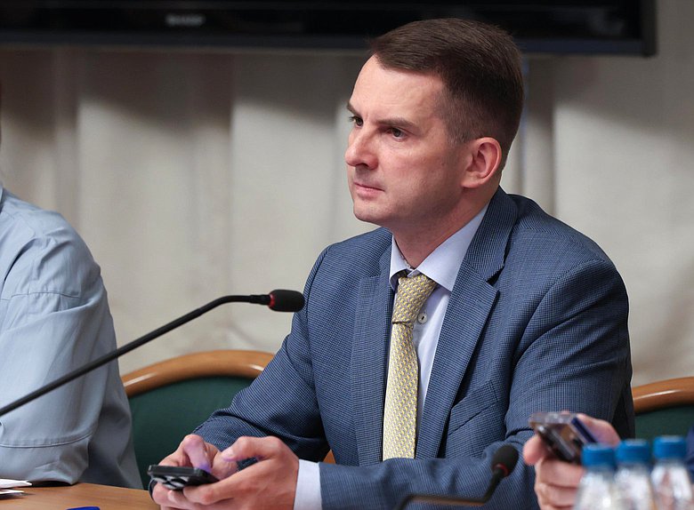 Председатель Комитета по труду, социальной политике и делам ветеранов Ярослав Нилов