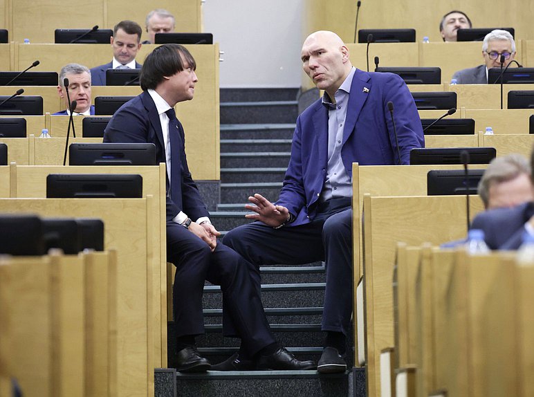 Председатель Комитета по туризму и развитию туристической инфраструктуры Сангаджи Тарбаев и Первый заместитель Председателя Комитета Николай Валуев