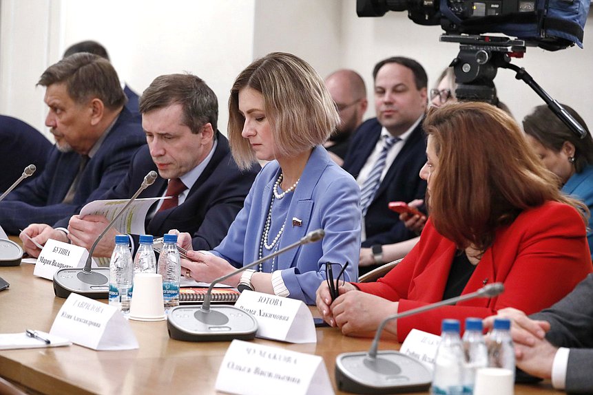 Член Комитета по международным делам Мария Бутина