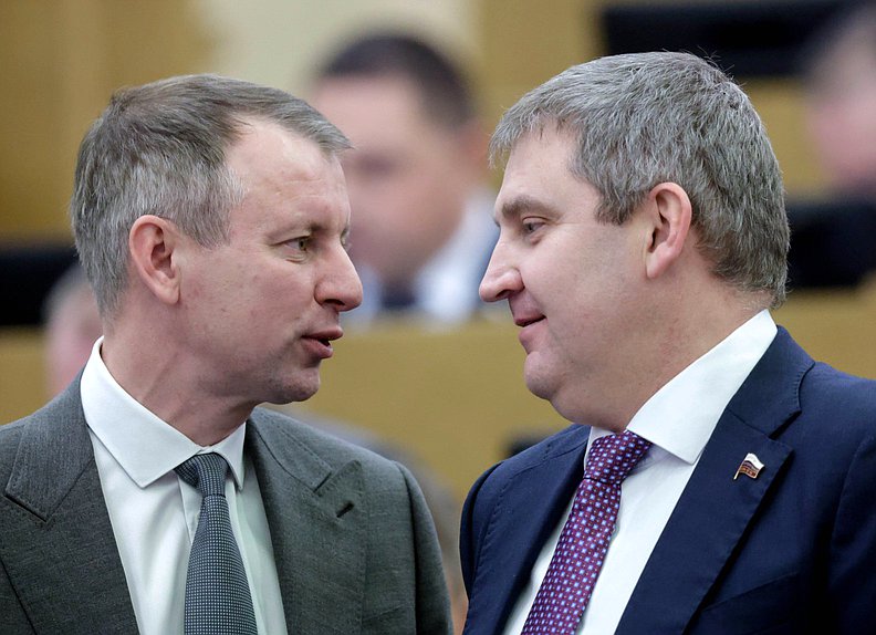 Член Комитета по туризму и развитию туристической инфраструктуры Алексей Волоцков и Первый заместитель Председателя Комитета по контролю Дмитрий Ламейкин