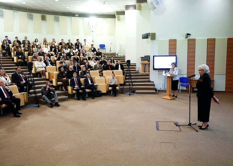 Председатель Комитета по защите семьи, вопросам отцовства, материнства и детства Нина Останина