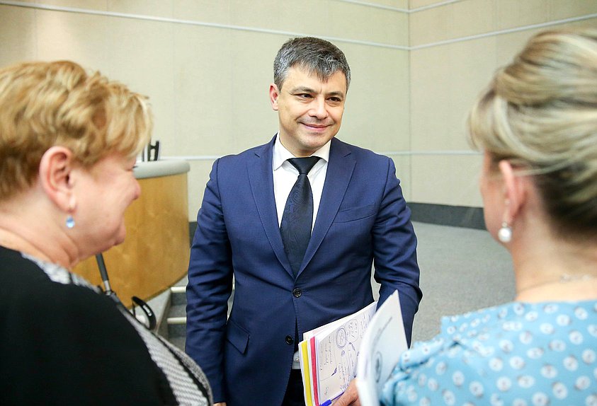 Председатель Комитета по охране здоровья Дмитрий Морозов