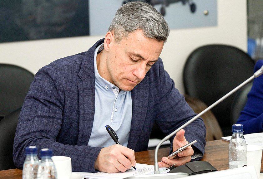 Заместитель Председателя Комитета по вопросам собственности, земельным и имущественным отношениям Владимир Самокиш