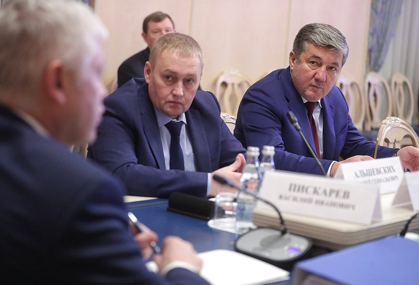 Member of the Committee on Control and Regulations Andrei Alshevskikh and First Deputy Chairman of the Committee on Control and Regulations Rizvan Kurbanov