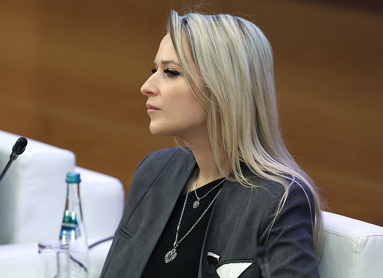 Председатель Комитета по развитию гражданского общества, вопросам общественных и религиозных объединений Яна Лантратова