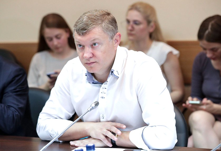 Заместитель Председателя Комитета по экологии, природным ресурсам и охране окружающей среды Евгений Марков