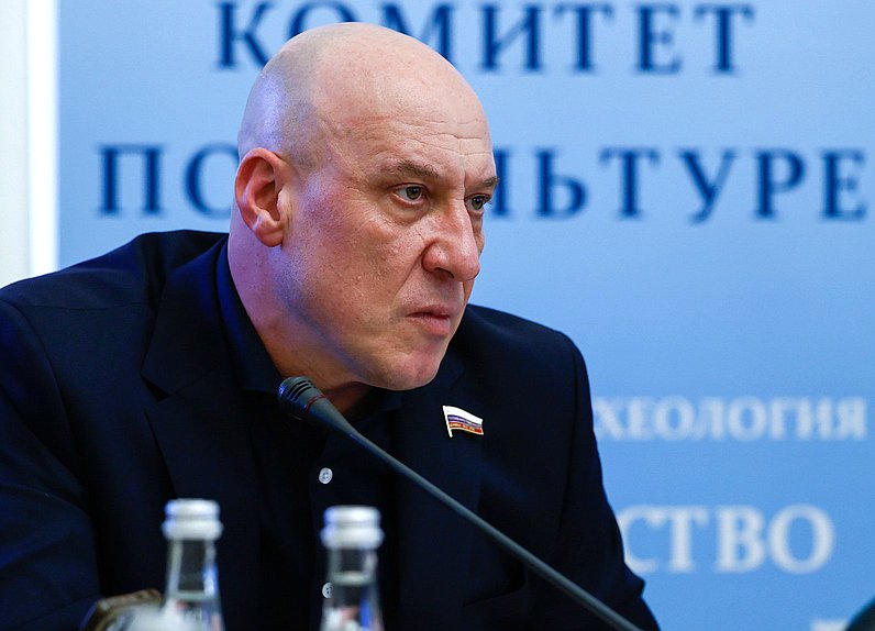 Первый заместитель Председателя Комитета по культуре Денис Майданов