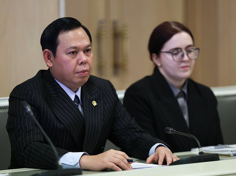 Председатель Совета представителей регионов Народного консультативного конгресса Республики Индонезии Султан Бактиар Наджамудин