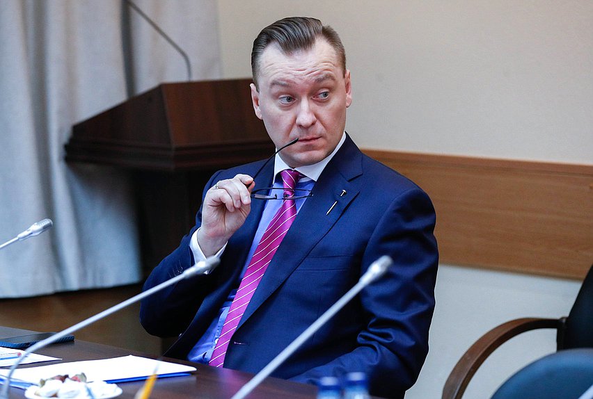 Заместитель руководителя Федеральной службы по надзору в сфере образования и науки Евгений Семченко