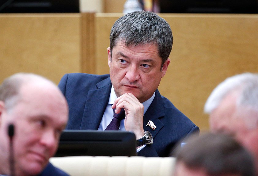 Член Комитета по транспорту и развитию транспортной инфраструктуры Ринат Аюпов