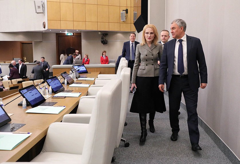 Председатель Государственной Думы Вячеслав Володин и заместитель Председателя Государственной Думы Ирина Яровая