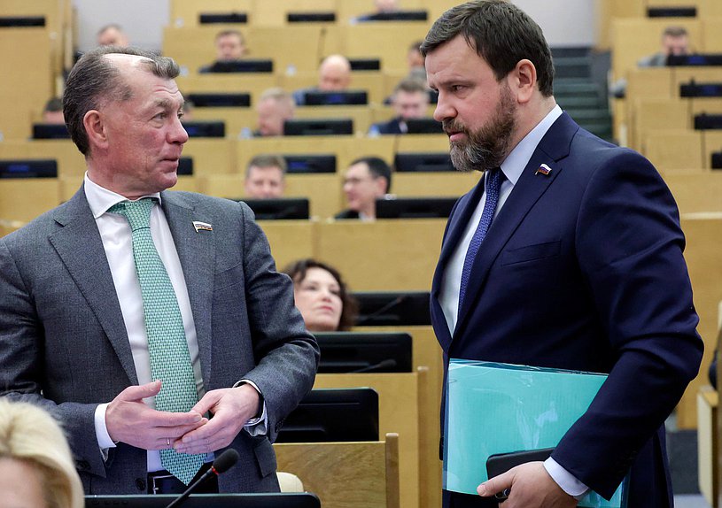 Председатель Комитета по экономической политике Максим Топилин и заместитель Председателя Комитета Юрий Станкевич