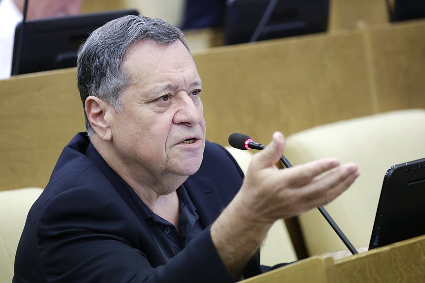 Председатель Комитета по бюджету и налогам Андрей Макаров