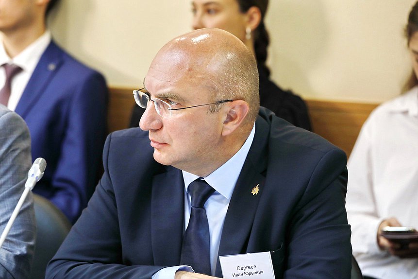 Круглый стол на тему «Влияние изменения климата на вечную мерзлоту, безопасность освоения Арктической зоны»