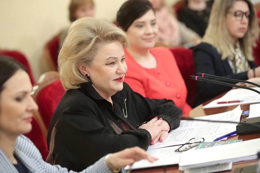 Председатель Комитета по вопросам семьи, женщин и детей Нина Останина