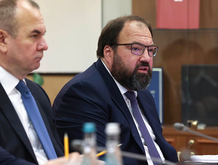 Министр цифрового развития, связи и массовых коммуникаций РФ Максут Шадаев