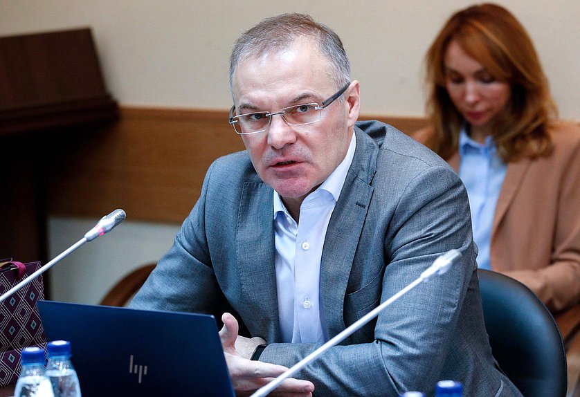 Заместитель Председателя Комитета по экологии, природным ресурсам и охране окружающей среды Александр Коган