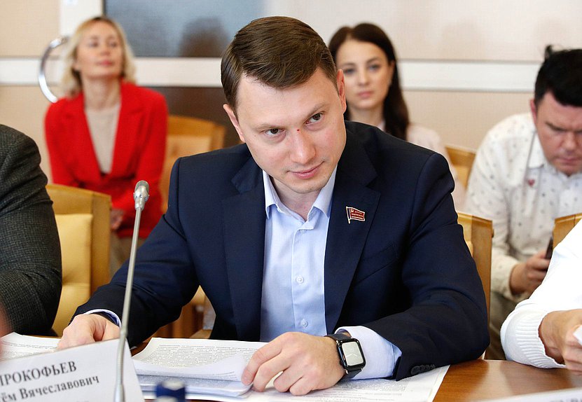 Член Комитета по туризму и развитию туристической инфраструктуры Артем Прокофьев