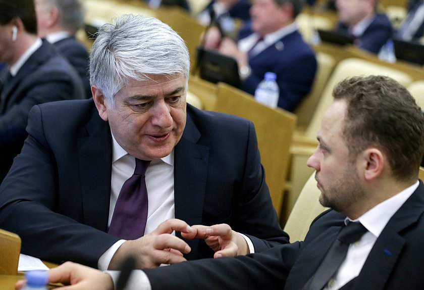 Член Комитета по государственному строительству и законодательству Отари Аршба