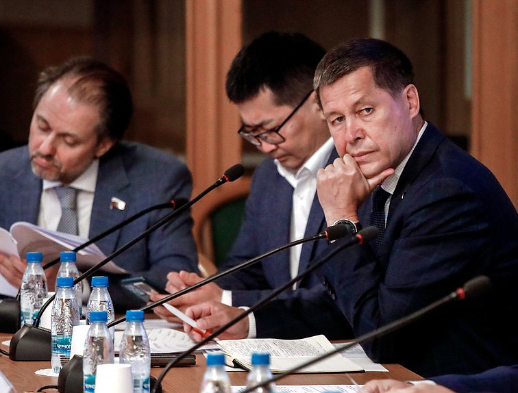 Член Комитета по экологии, природным ресурсам и охране окружающей среды Зариф Байгускаров