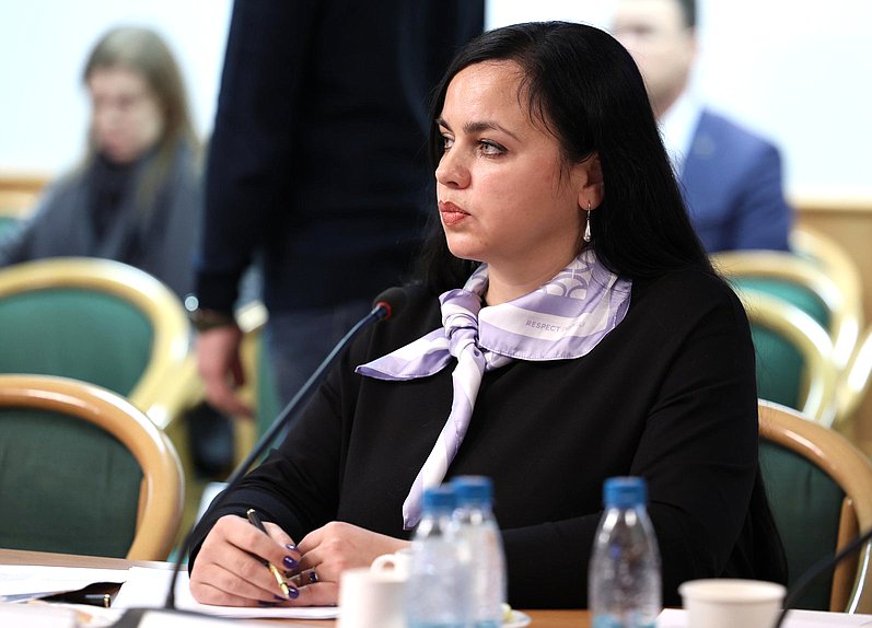 Круглый стол на тему «О совершенствовании федерального законодательства в части защиты женщин от склонения к искусственному прерыванию беременности»