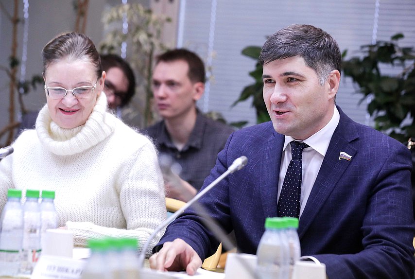 Член Комитета по региональной политике, проблемам Севера и Дальнего Востока Валентина Рудченко и заместитель Председателя Комитета по региональной политике, проблемам Севера и Дальнего Востока Владимир Пушкарев