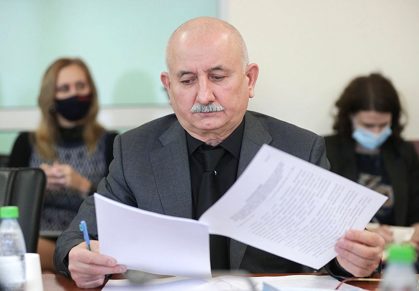 Член Комитета по энергетике Юшаа Газгиреев