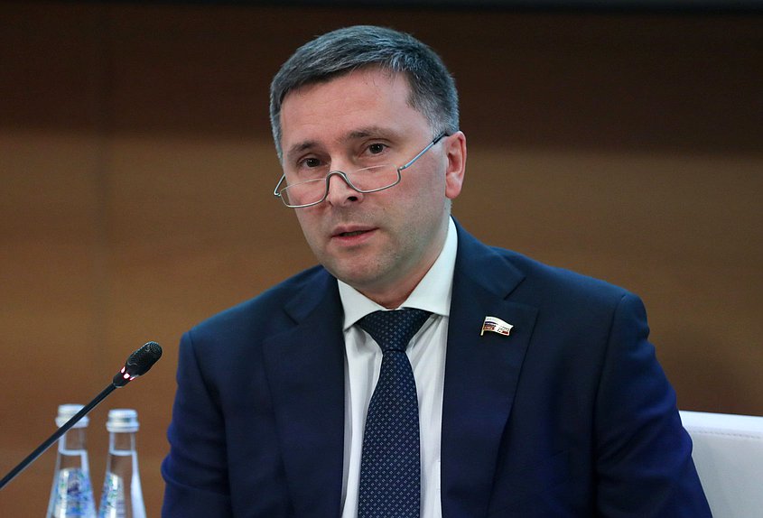 Председатель Комитета по экологии, природным ресурсам и охране окружающей среды Дмитрий Кобылкин