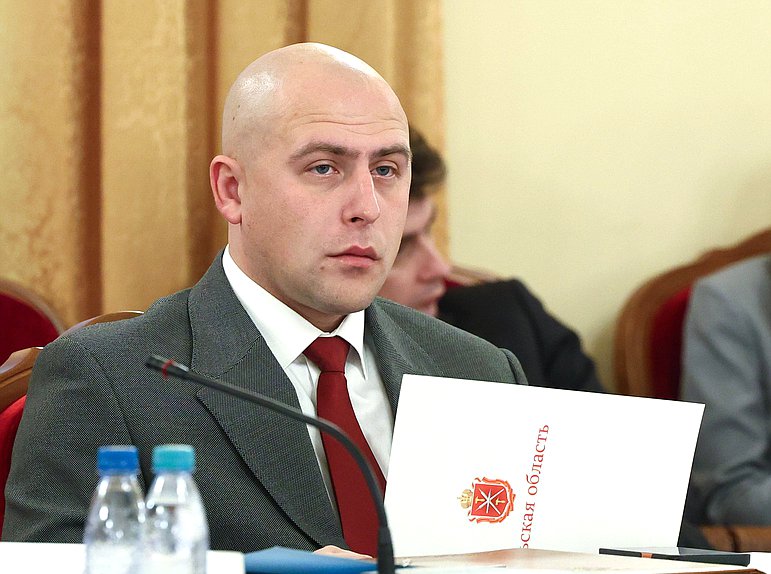 Член Комитета по охране здоровья Юрий Бровко
