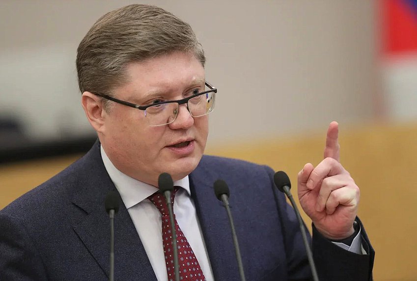 Член Комитета по труду, социальной политике и делам ветеранов Андрей Исаев