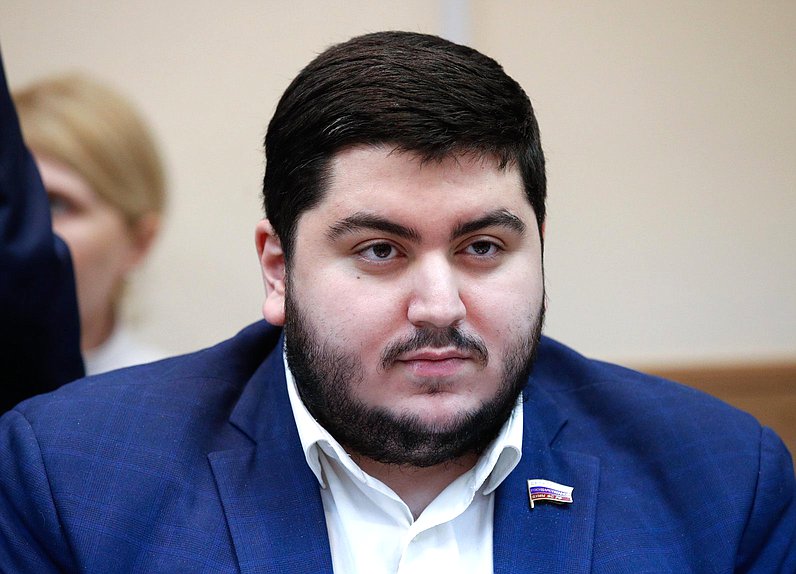 Заместитель Председателя Комитета по экологии, природным ресурсам и охране окружающей среды Георгий Арапов