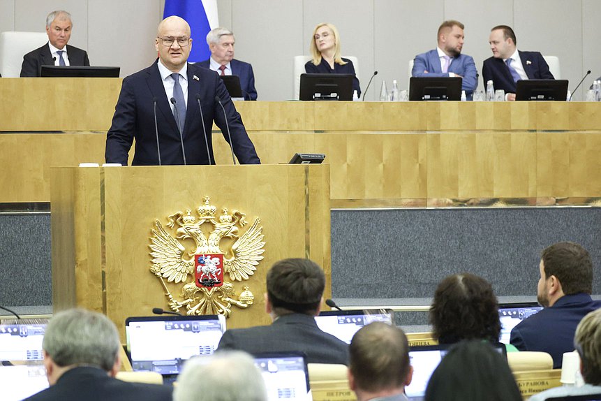 Член Комитета по транспорту и развитию транспортной инфраструктуры Олег Гарин