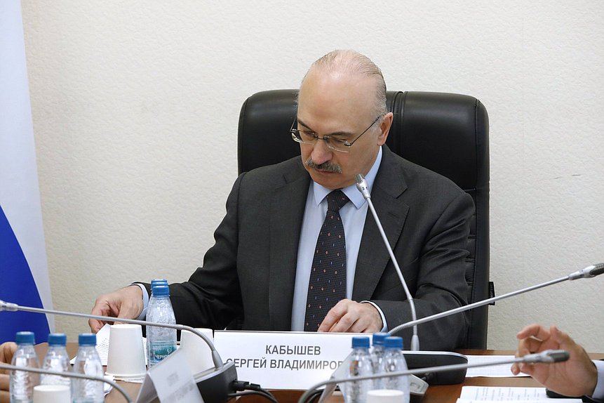 Председатель Комитета по науке и высшему образованию Сергей Кабышев