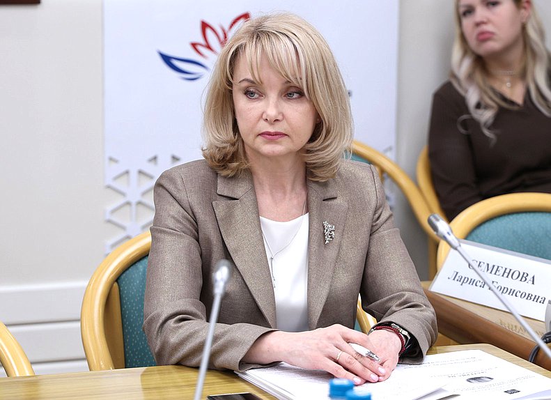 Заседание Комитета по защите семьи, вопросам отцовства, материнства и детства