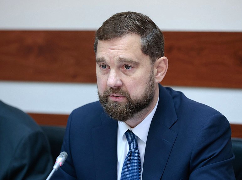 Руководитель Федерального агентства по делам национальностей Игорь Баринов