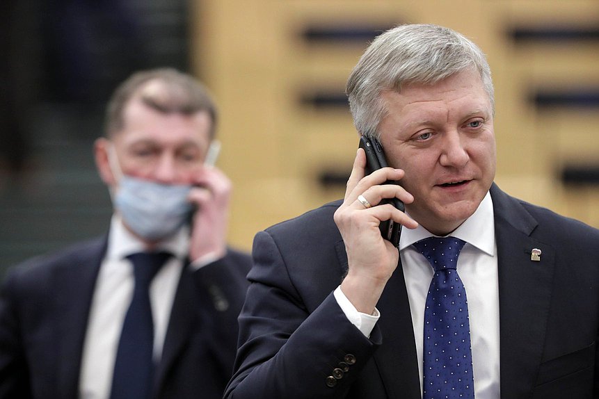Член Комитета по государственному строительству и законодательству Дмитрий Вяткин