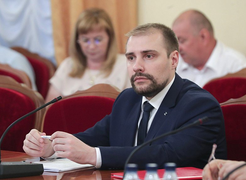 Круглый стол Комитета по региональной политике и местному самоуправлению на тему «Региональные и местные сообщества как фактор и субъект стратегического развития регионов и муниципалитетов»