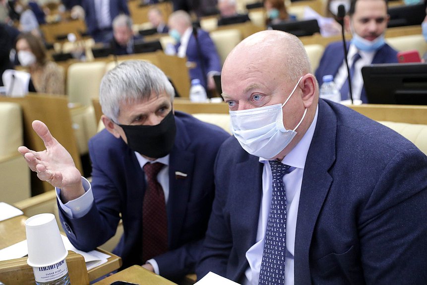 Член Комитета по аграрным вопросам Алексей Лавриненко и Первый заместитель Председателя Комитета по обороне Андрей Красов